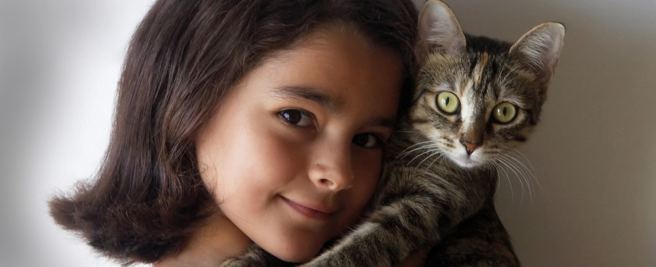 Girl_and_cat2